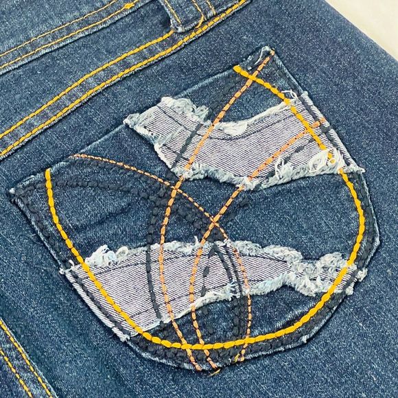 Sexy Embroidered Pocket Distressed Southwestern Stretch Dark Wash Jeans Size 12 - Picture 9 of 12